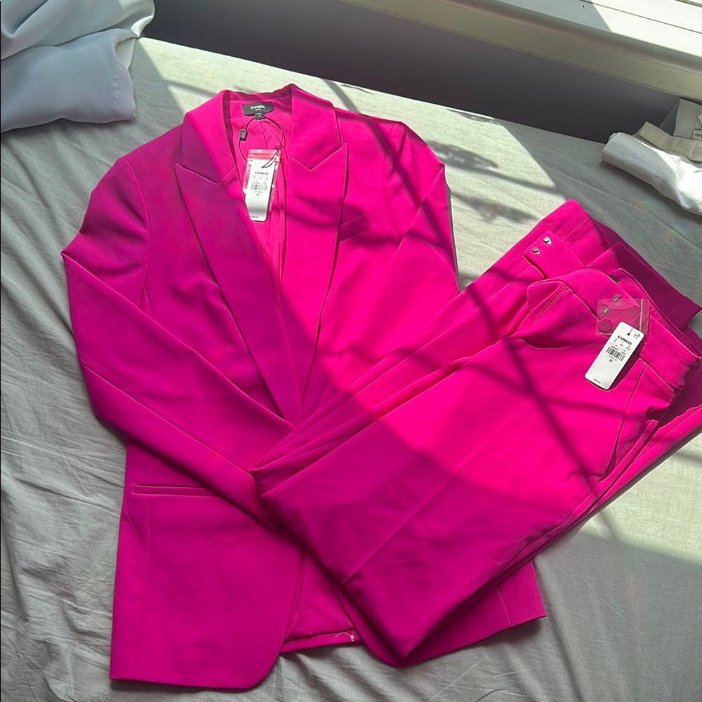 WOMANS HOT PINK SUIT